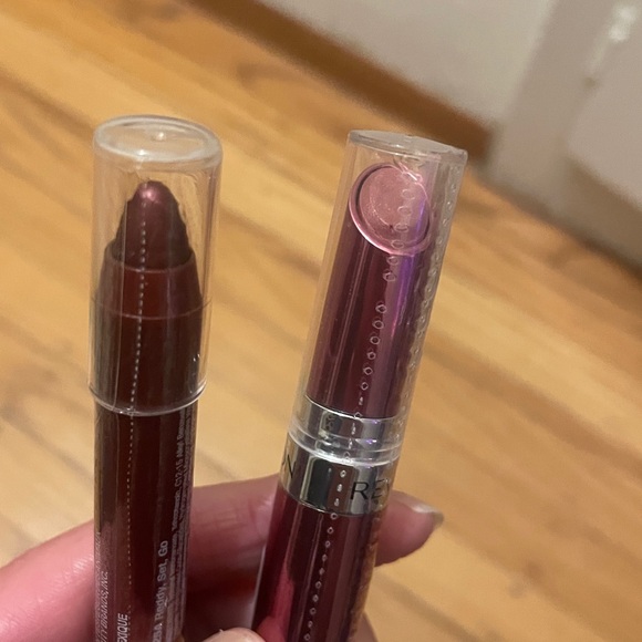 Makeup - Picture 7 of 7